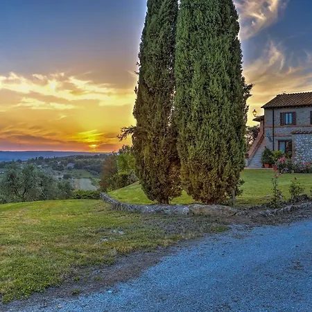 Casale Tre Cipressi 10, Emma * Амелиа