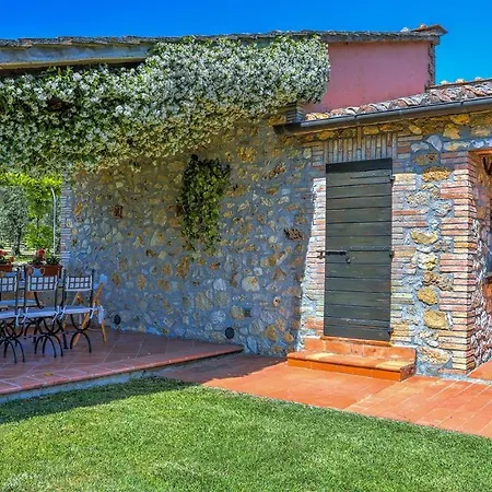 Casale Tre Cipressi 10, Emma Вилла *