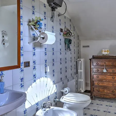 Вилла Casale Tre Cipressi 10, Emma Амелиа