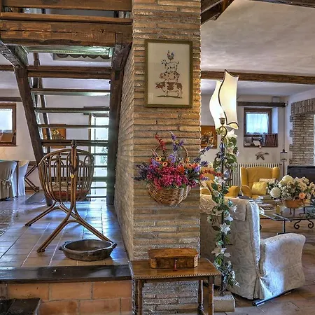 Casale Tre Cipressi 10, Emma